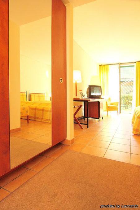 SportScheck Hotel Unterföhring Zimmer foto