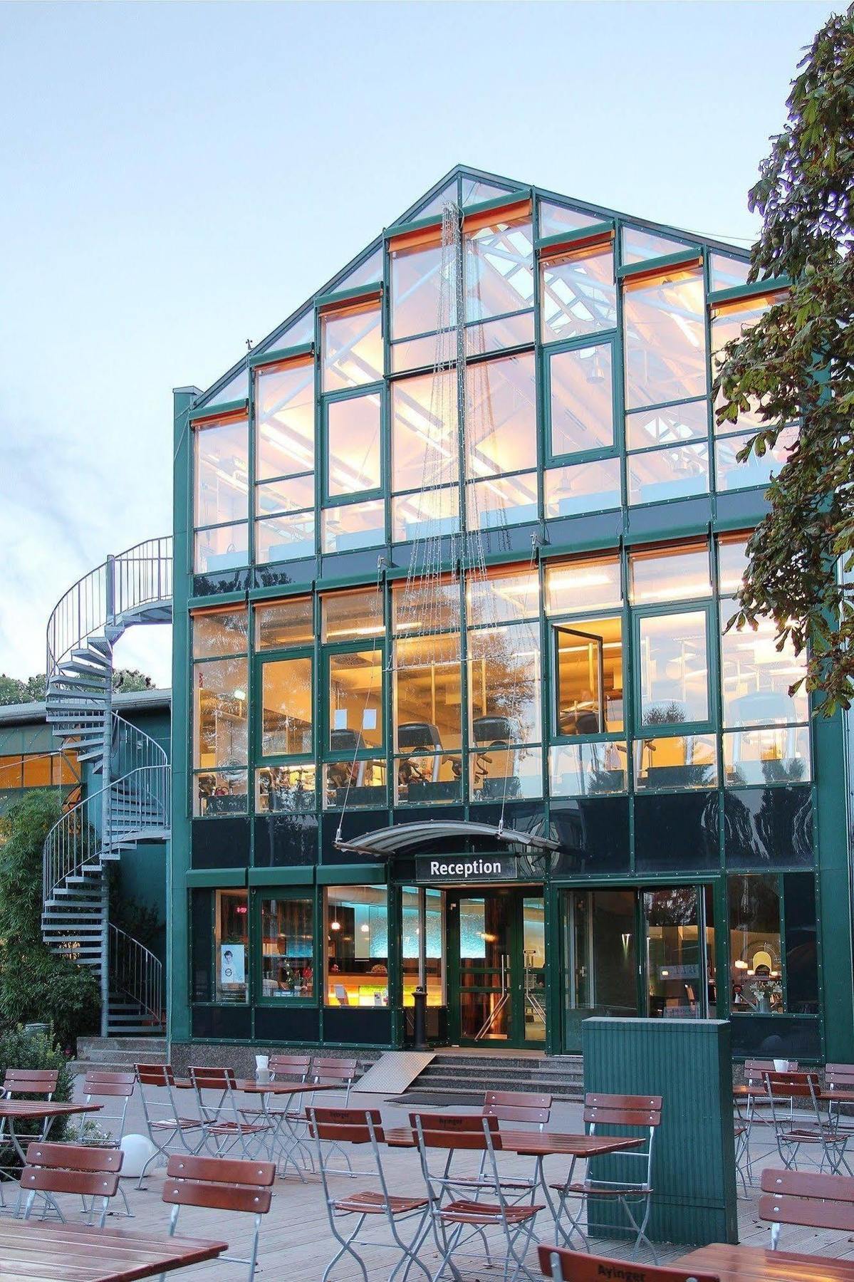 SportScheck Hotel Unterföhring Exterior foto