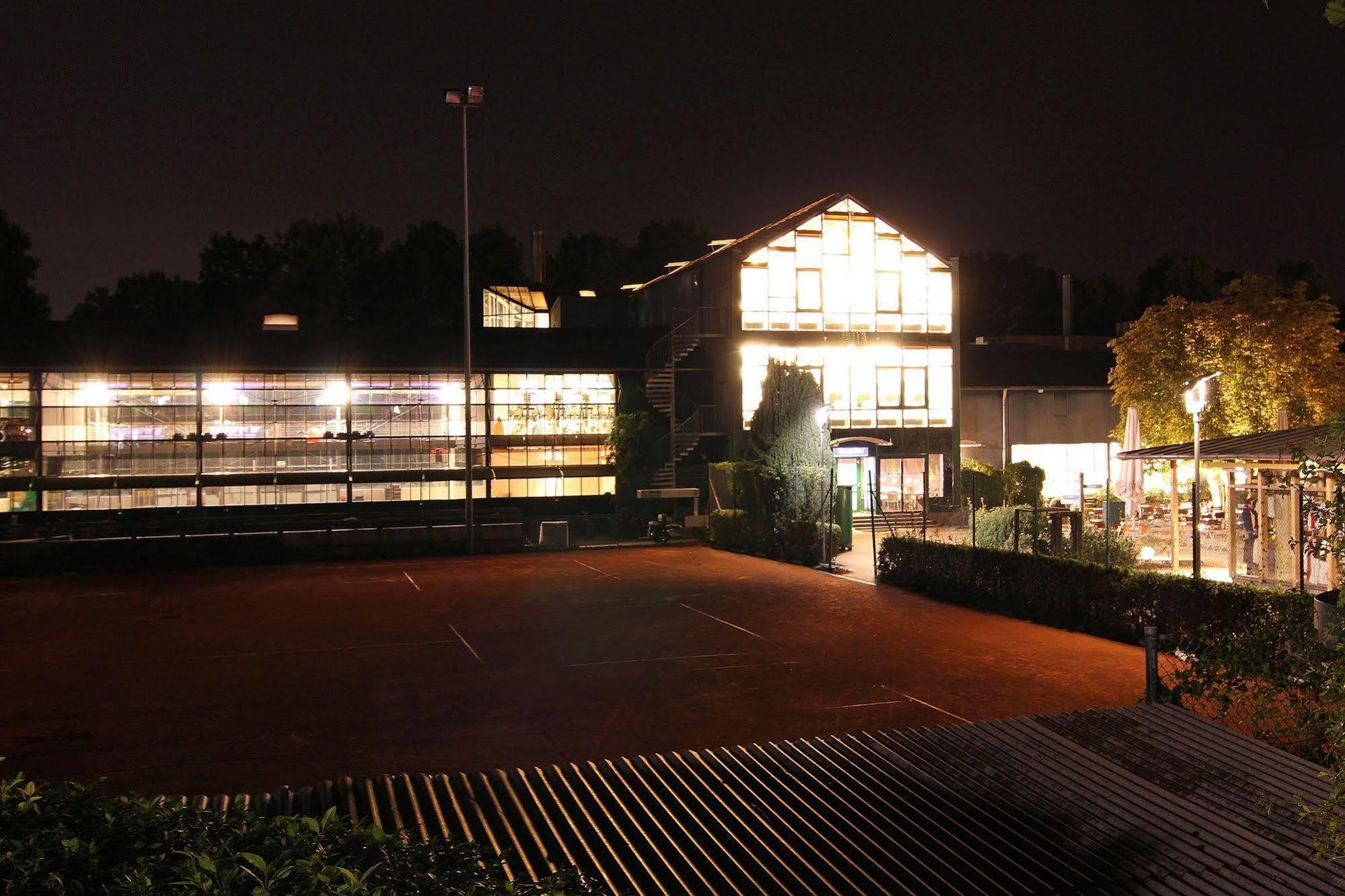 SportScheck Hotel Unterföhring Exterior foto