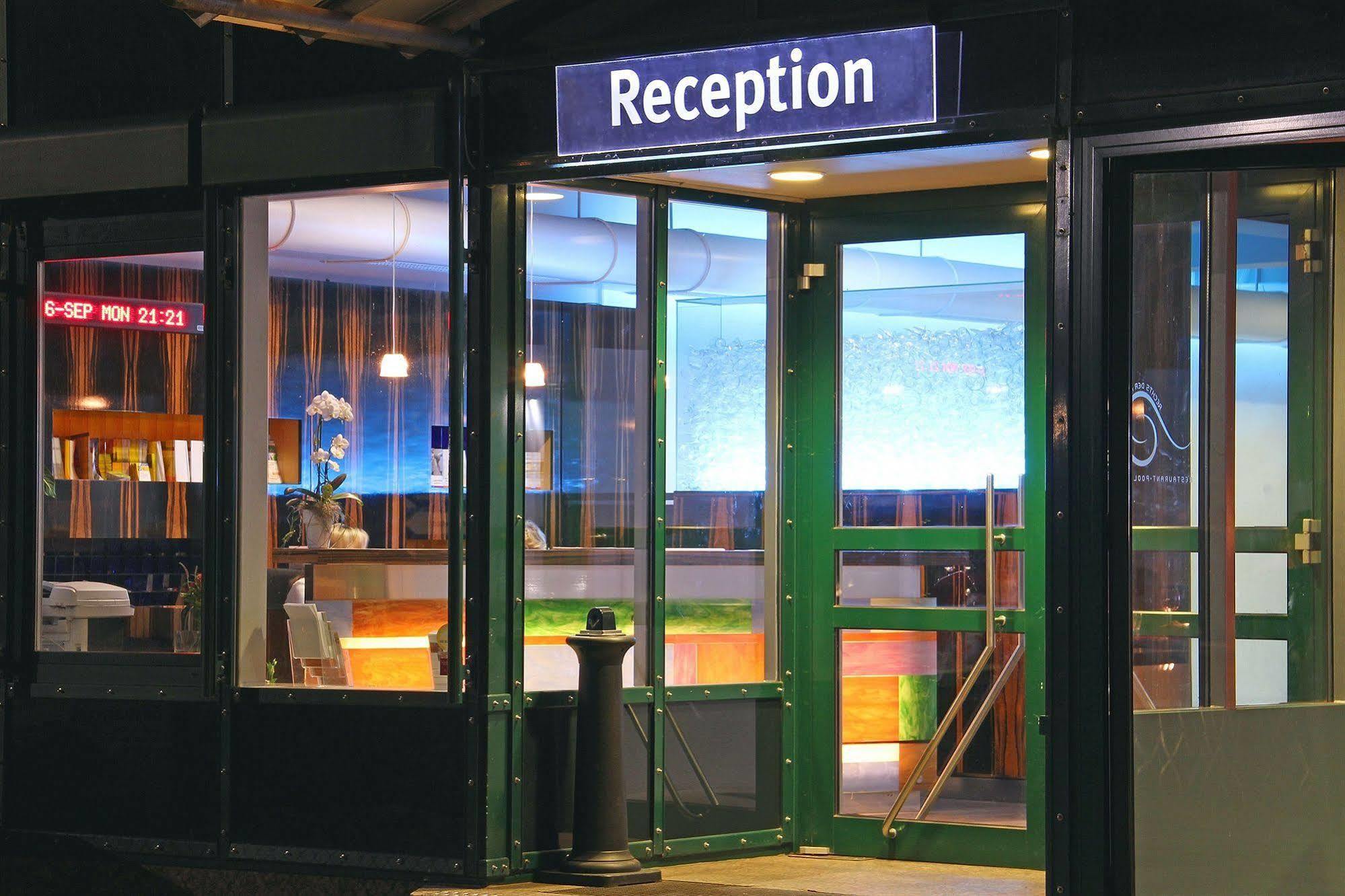 SportScheck Hotel Unterföhring Restaurant foto